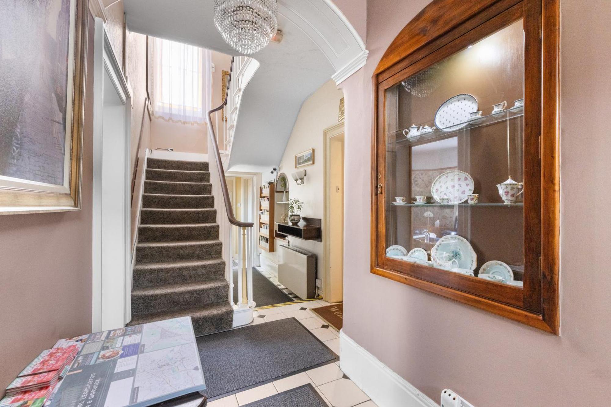 The Lansdowne Bed & Breakfast Leamington Spa Exterior photo